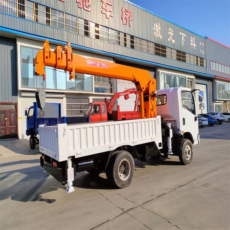 六龟区三轮随车吊定制 农用改装机自备吊中瑞长期出售